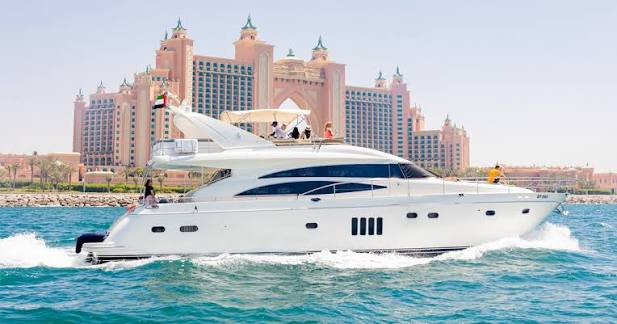 Yacht Tour Dubai